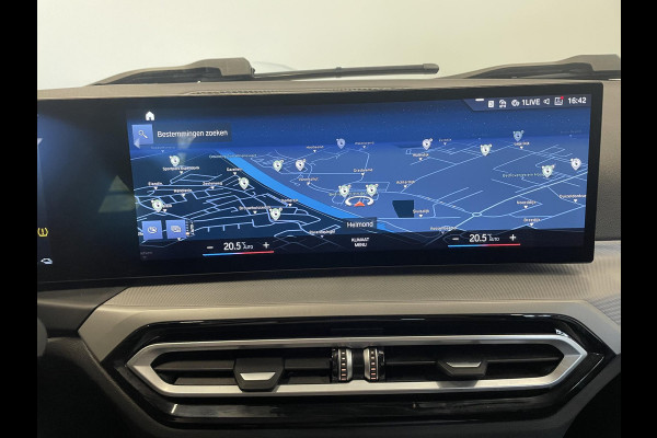 BMW 3 Serie Touring 320e Climate control Adaptive cruise control Parkeersensoren Navigatie LED Apple Carplay/ Android Auto