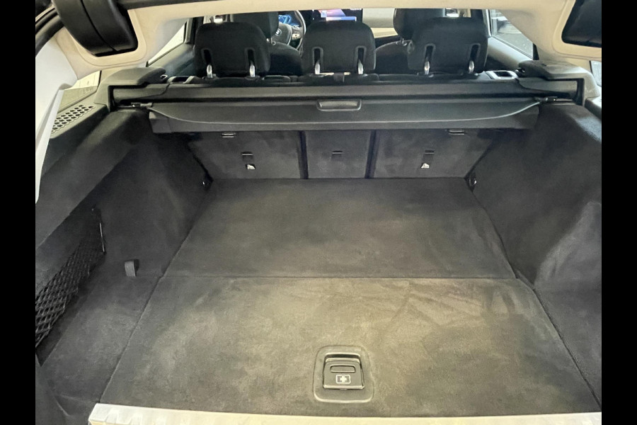 BMW 3 Serie Touring 320e Climate control Adaptive cruise control Parkeersensoren Navigatie LED Apple Carplay/ Android Auto