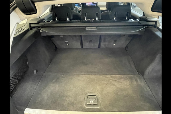 BMW 3 Serie Touring 320e Climate control Adaptive cruise control Parkeersensoren Navigatie LED Apple Carplay/ Android Auto