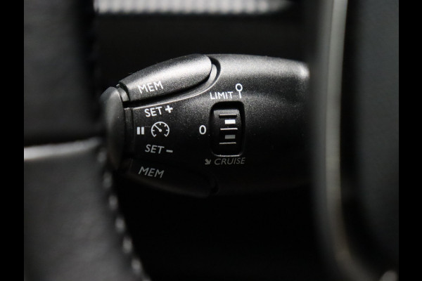 Peugeot 208 1.2 PureTech Blue Lease [NAVIGATIE, APPLE CARPLAY, ANDROID, CRUISE CONTROL, PARKEERSENSOR, NIEUWSTAAT]