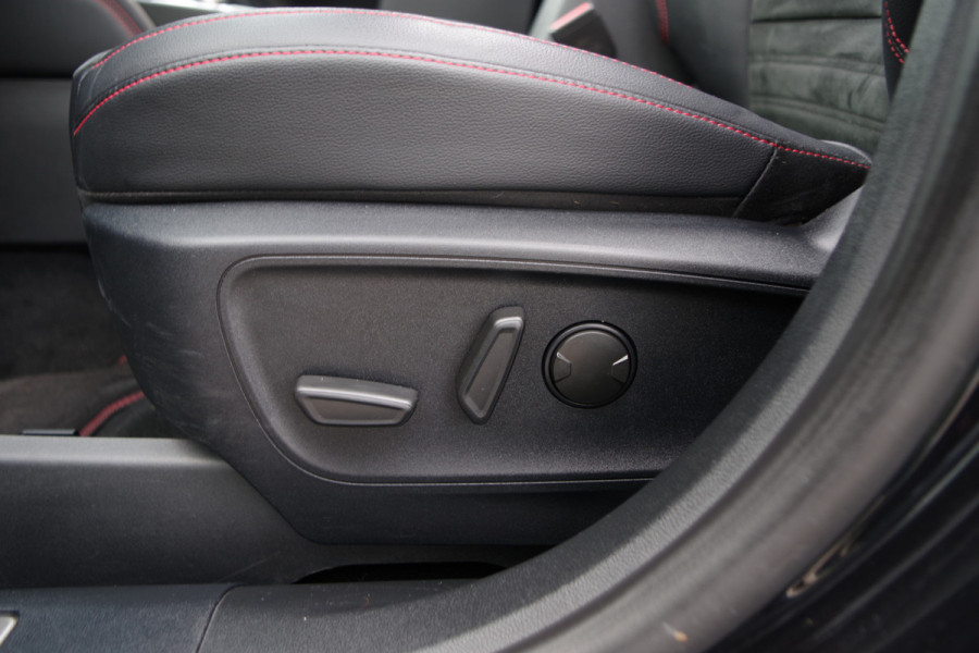 Ford Kuga 2.5 PHEV ST-Line X 225 PK, Panoramadak, B&O Sound, Winterpakket, Head-Up, 360 Camera,