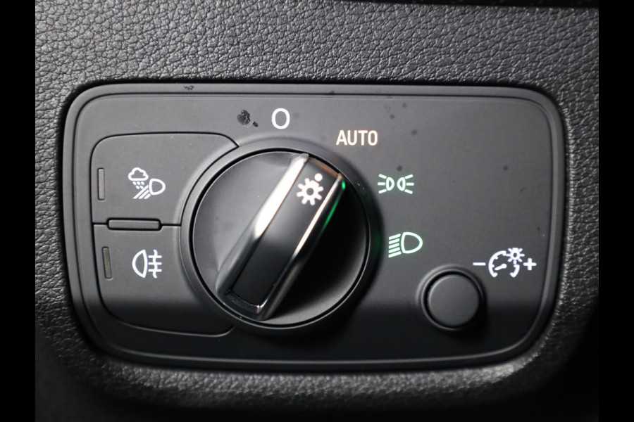 Audi Q2 35 TFSI S Edition 150 pk S-tronic | Verlengde garantie | Navigatie met Touchscreen | Parkeersensoren achter | Adaptieve cruise control | Matrix LED koplampen | S-line |