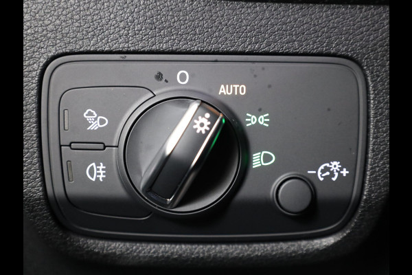 Audi Q2 35 TFSI S Edition 150 pk S-tronic | Verlengde garantie | Navigatie met Touchscreen | Parkeersensoren achter | Adaptieve cruise control | Matrix LED koplampen | S-line |
