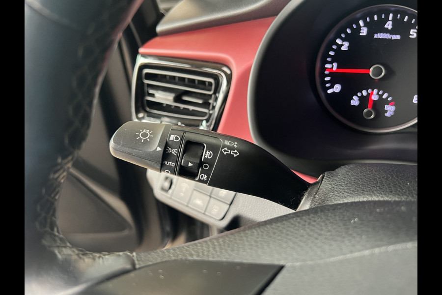Kia Rio 1.0 TGDI 120pk | Platinum Edition | Navi | Camera | Leder | Pano | 17"| Stoel & Stuur Verwarming | Volledig onderhouden!