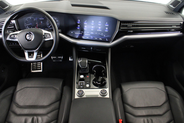 Volkswagen Touareg 3.0 TDI R-Line |Pano|Trekhaak|Achterbank verw.|