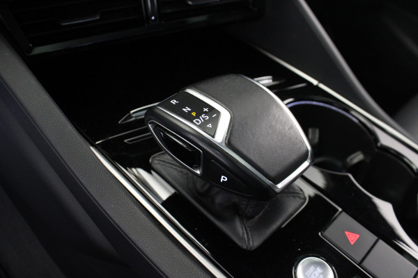 Volkswagen Touareg 3.0 TDI R-Line |Pano|Trekhaak|Achterbank verw.|
