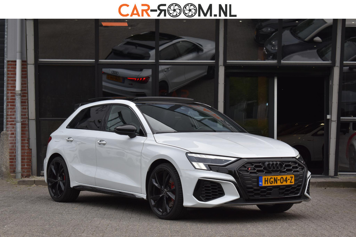 Audi A3 Sportback 2.0 TFSI S3 quattro Keyles Pano Sfeer ACC Camera Audi A3 Sportback 2.0 TFSI S3 quattro Keyles Pano Sfeer ACC Camera