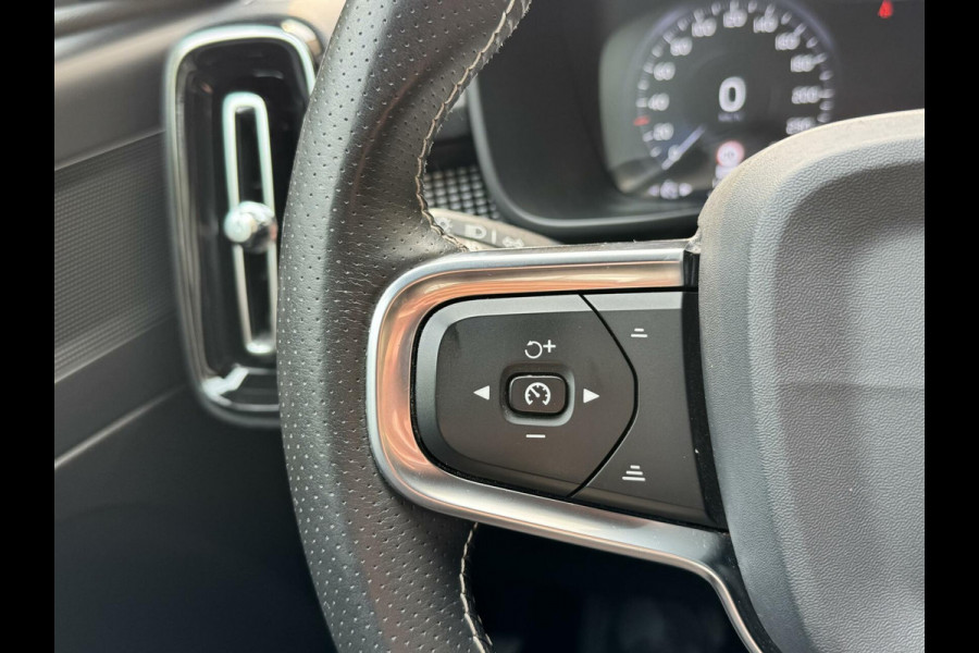Volvo XC40 1.5 T5 Twin Engine R-Design Automaat | Achteruitrijcamera | LED verlichting | Trekhaak uitklapbaar | Stoelverwarming | Climate c