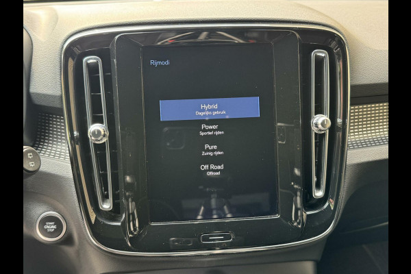 Volvo XC40 1.5 T5 Twin Engine R-Design Automaat | Achteruitrijcamera | LED verlichting | Trekhaak uitklapbaar | Stoelverwarming | Climate c