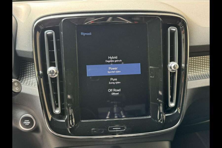 Volvo XC40 1.5 T5 Twin Engine R-Design Automaat | Achteruitrijcamera | LED verlichting | Trekhaak uitklapbaar | Stoelverwarming | Climate c