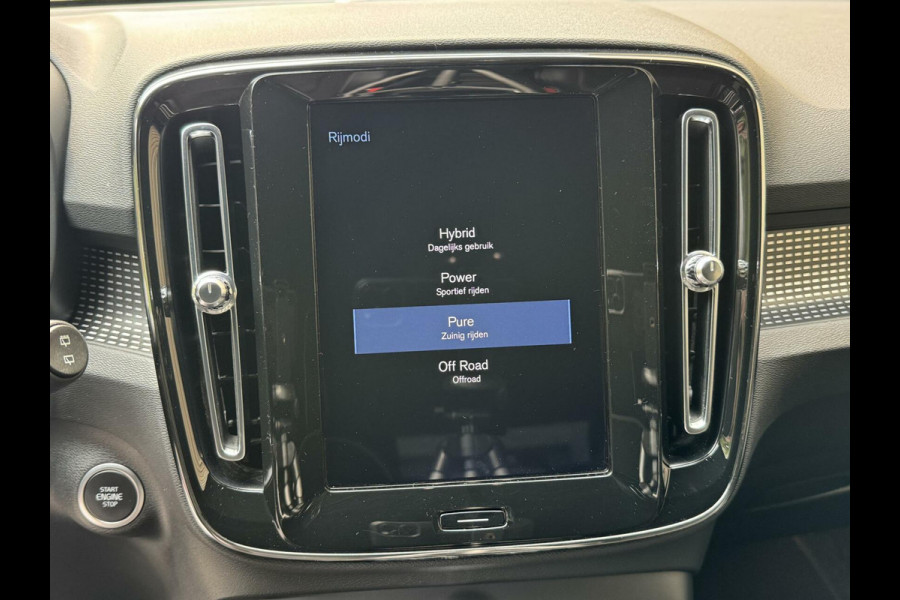 Volvo XC40 1.5 T5 Twin Engine R-Design Automaat | Achteruitrijcamera | LED verlichting | Trekhaak uitklapbaar | Stoelverwarming | Climate c