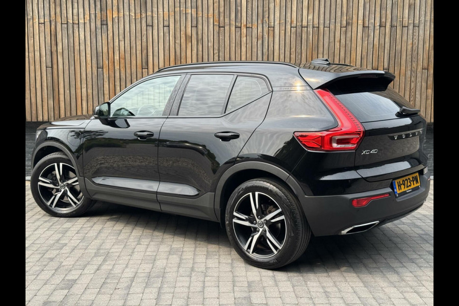 Volvo XC40 1.5 T5 Twin Engine R-Design Automaat | Achteruitrijcamera | LED verlichting | Trekhaak uitklapbaar | Stoelverwarming | Climate c
