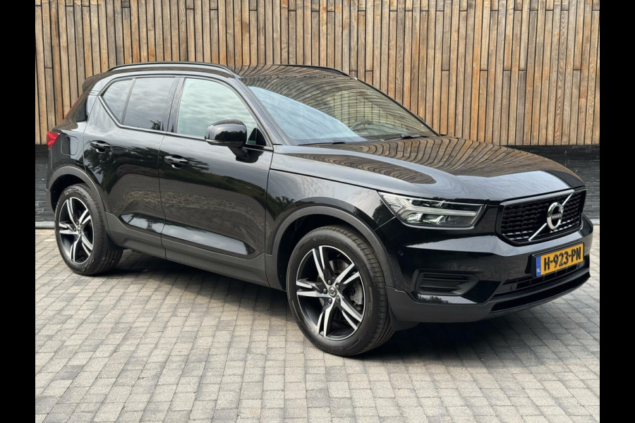 Volvo XC40 1.5 T5 Twin Engine R-Design Automaat | Achteruitrijcamera | LED verlichting | Trekhaak uitklapbaar | Stoelverwarming | Climate c