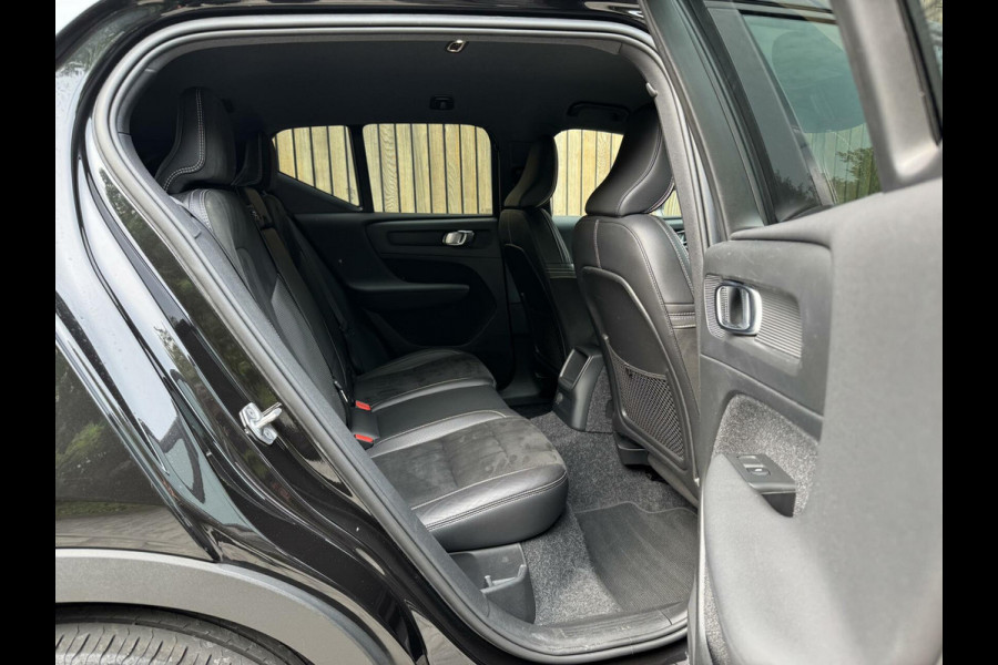 Volvo XC40 1.5 T5 Twin Engine R-Design Automaat | Achteruitrijcamera | LED verlichting | Trekhaak uitklapbaar | Stoelverwarming | Climate c