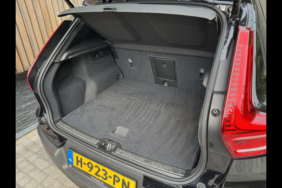 Volvo XC40 1.5 T5 Twin Engine R-Design Automaat | Achteruitrijcamera | LED verlichting | Trekhaak uitklapbaar | Stoelverwarming | Climate c