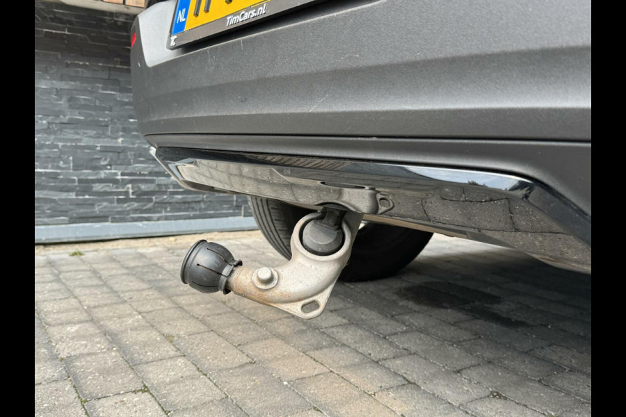 Volvo XC40 1.5 T5 Twin Engine R-Design Automaat | Achteruitrijcamera | LED verlichting | Trekhaak uitklapbaar | Stoelverwarming | Climate c