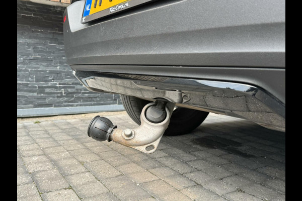 Volvo XC40 1.5 T5 Twin Engine R-Design Automaat | Achteruitrijcamera | LED verlichting | Trekhaak uitklapbaar | Stoelverwarming | Climate c