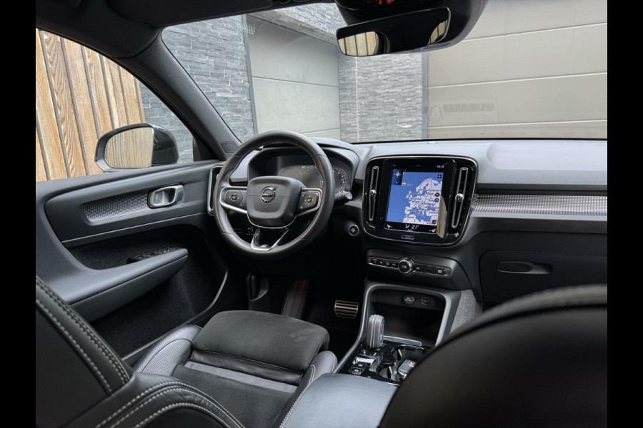Volvo XC40 1.5 T5 Twin Engine R-Design Automaat | Achteruitrijcamera | LED verlichting | Trekhaak uitklapbaar | Stoelverwarming | Climate c