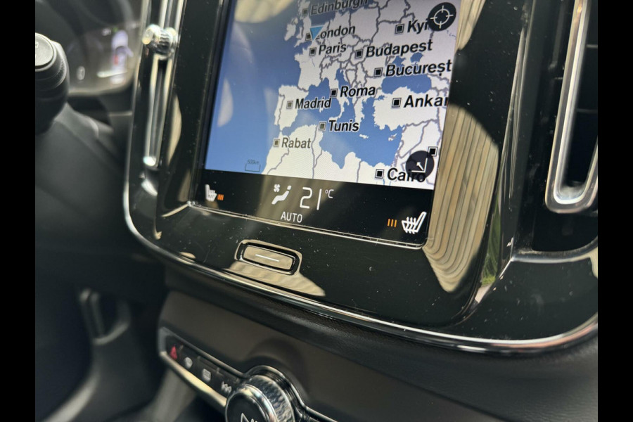 Volvo XC40 1.5 T5 Twin Engine R-Design Automaat | Achteruitrijcamera | LED verlichting | Trekhaak uitklapbaar | Stoelverwarming | Climate c
