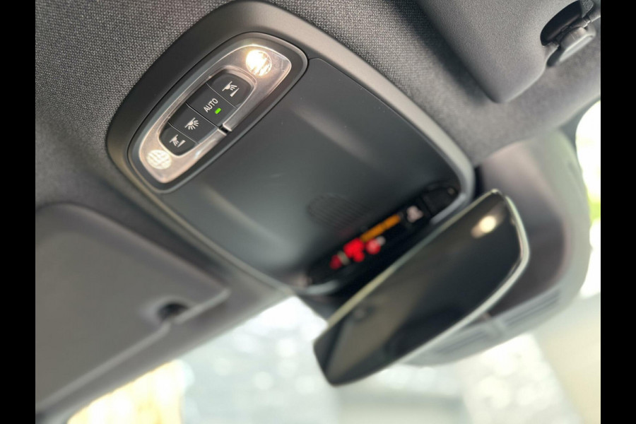 Volvo XC40 1.5 T5 Twin Engine R-Design Automaat | Achteruitrijcamera | LED verlichting | Trekhaak uitklapbaar | Stoelverwarming | Climate c