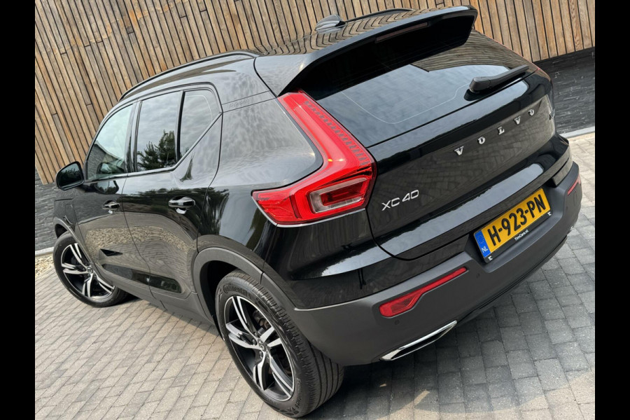 Volvo XC40 1.5 T5 Twin Engine R-Design Automaat | Achteruitrijcamera | LED verlichting | Trekhaak uitklapbaar | Stoelverwarming | Climate c