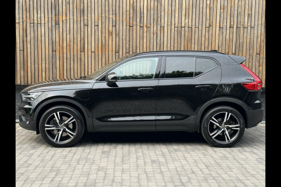 Volvo XC40 1.5 T5 Twin Engine R-Design Automaat | Achteruitrijcamera | LED verlichting | Trekhaak uitklapbaar | Stoelverwarming | Climate c