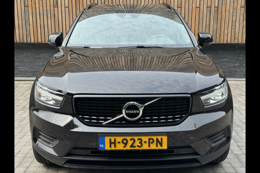 Volvo XC40 1.5 T5 Twin Engine R-Design Automaat | Achteruitrijcamera | LED verlichting | Trekhaak uitklapbaar | Stoelverwarming | Climate c