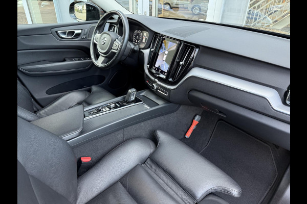 Volvo XC60 2.0 B5 Mom. Exclusive |Pano|Leer|Memory|AutoPilot|HUD|El.Trekhaak|19"R-Design|Harman/Kardon|Carplay