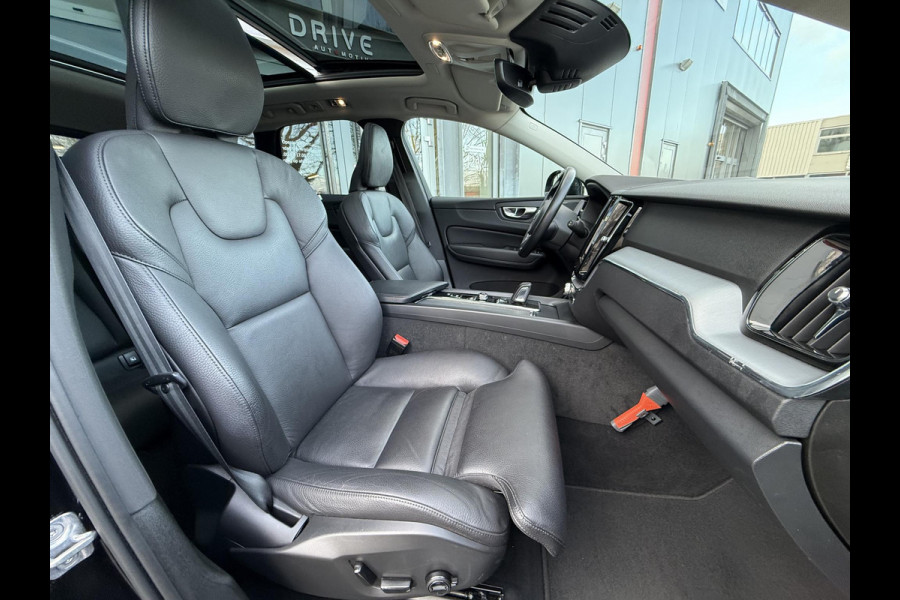 Volvo XC60 2.0 B5 Mom. Exclusive |Pano|Leer|Memory|AutoPilot|HUD|El.Trekhaak|19"R-Design|Harman/Kardon|Carplay