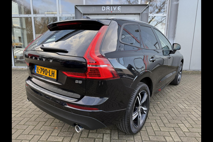 Volvo XC60 2.0 B5 Mom. Exclusive |Pano|Leer|Memory|AutoPilot|HUD|El.Trekhaak|19"R-Design|Harman/Kardon|Carplay