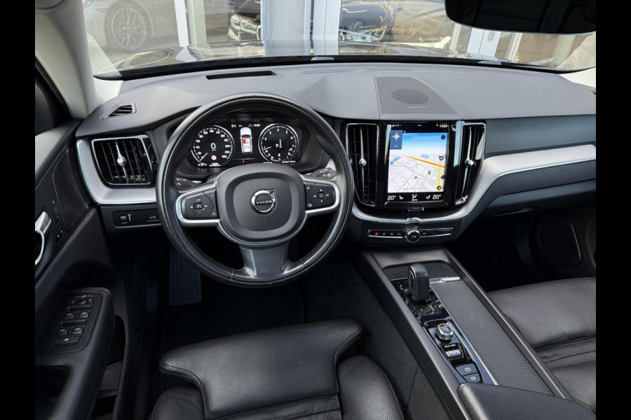 Volvo XC60 2.0 B5 Mom. Exclusive |Pano|Leer|Memory|AutoPilot|HUD|El.Trekhaak|19"R-Design|Harman/Kardon|Carplay