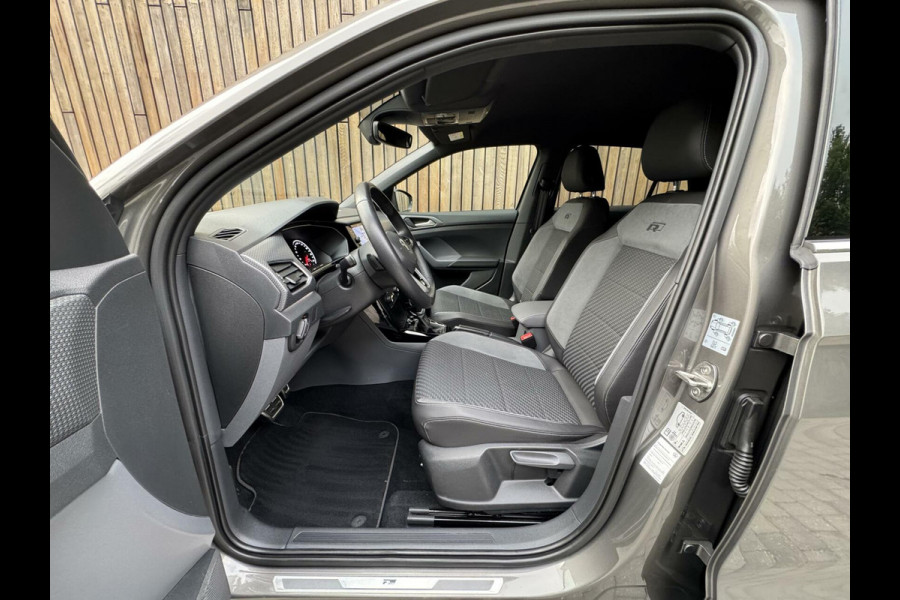 Volkswagen T-Cross 1.0 TSI R-line Automaat | LED | Trekhaak | Getint glas | Climate control | Cruise control adaptief | Lane assist | Dode hoek det