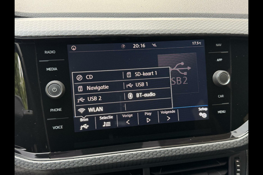 Volkswagen T-Cross 1.0 TSI R-line Automaat | LED | Trekhaak | Getint glas | Climate control | Cruise control adaptief | Lane assist | Dode hoek det