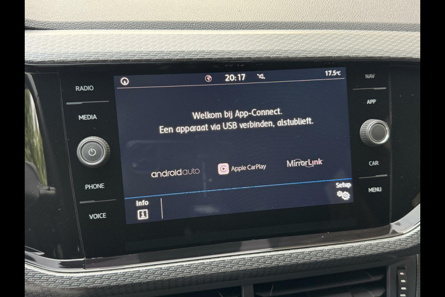 Volkswagen T-Cross 1.0 TSI R-line Automaat | LED | Trekhaak | Getint glas | Climate control | Cruise control adaptief | Lane assist | Dode hoek det