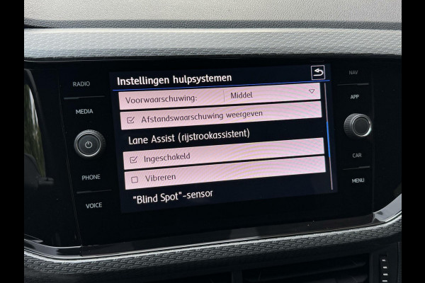 Volkswagen T-Cross 1.0 TSI R-line Automaat | LED | Trekhaak | Getint glas | Climate control | Cruise control adaptief | Lane assist | Dode hoek det