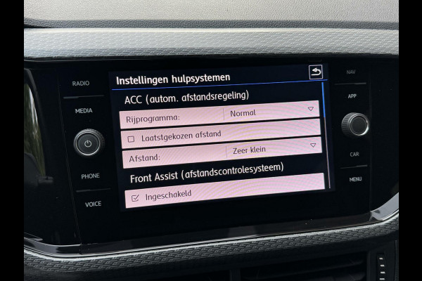 Volkswagen T-Cross 1.0 TSI R-line Automaat | LED | Trekhaak | Getint glas | Climate control | Cruise control adaptief | Lane assist | Dode hoek det
