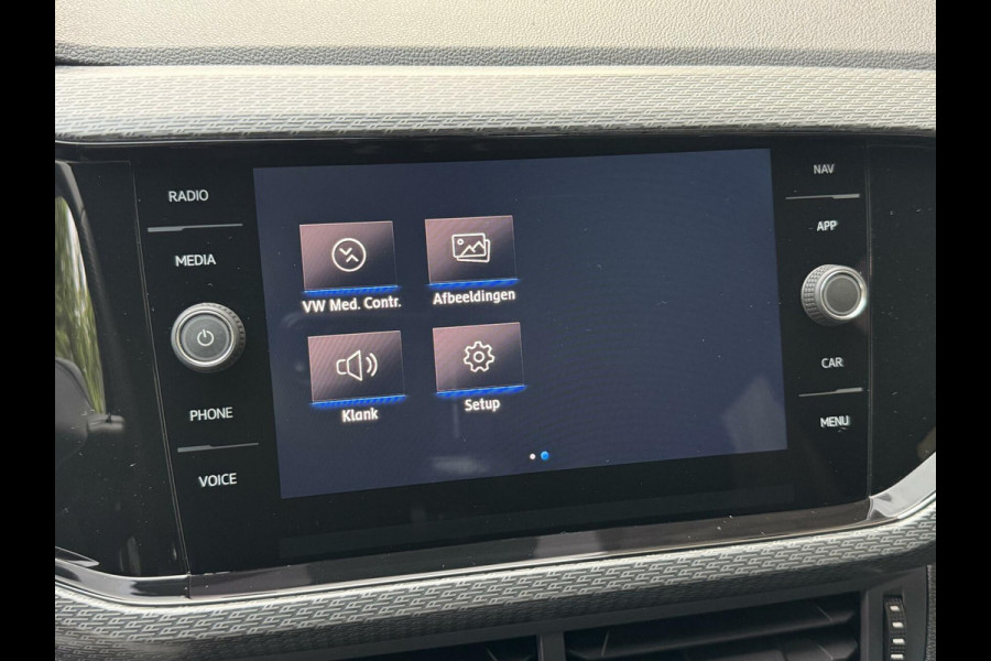 Volkswagen T-Cross 1.0 TSI R-line Automaat | LED | Trekhaak | Getint glas | Climate control | Cruise control adaptief | Lane assist | Dode hoek det