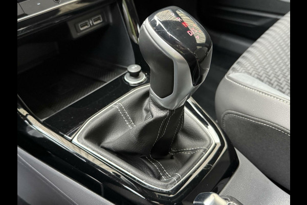 Volkswagen T-Cross 1.0 TSI R-line Automaat | LED | Trekhaak | Getint glas | Climate control | Cruise control adaptief | Lane assist | Dode hoek det