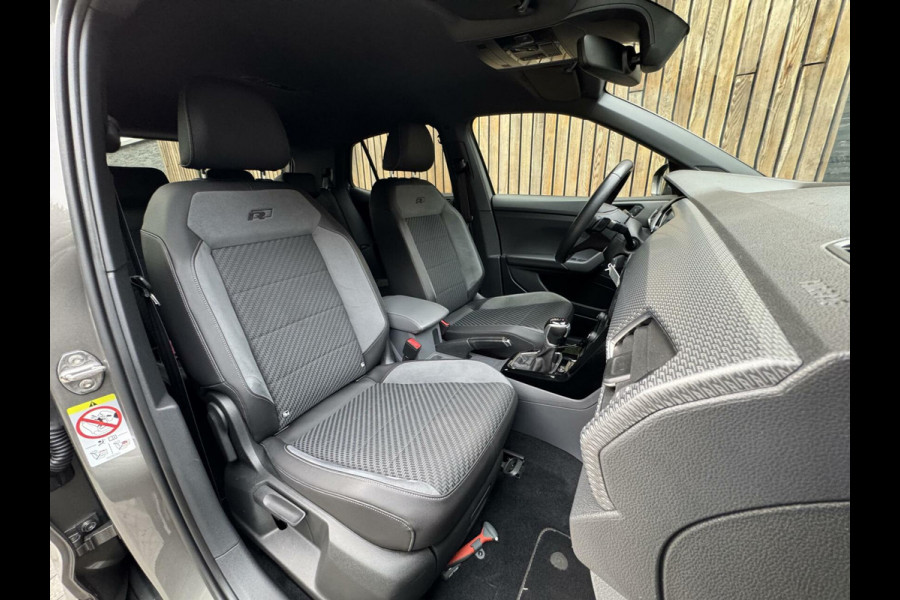 Volkswagen T-Cross 1.0 TSI R-line Automaat | LED | Trekhaak | Getint glas | Climate control | Cruise control adaptief | Lane assist | Dode hoek det
