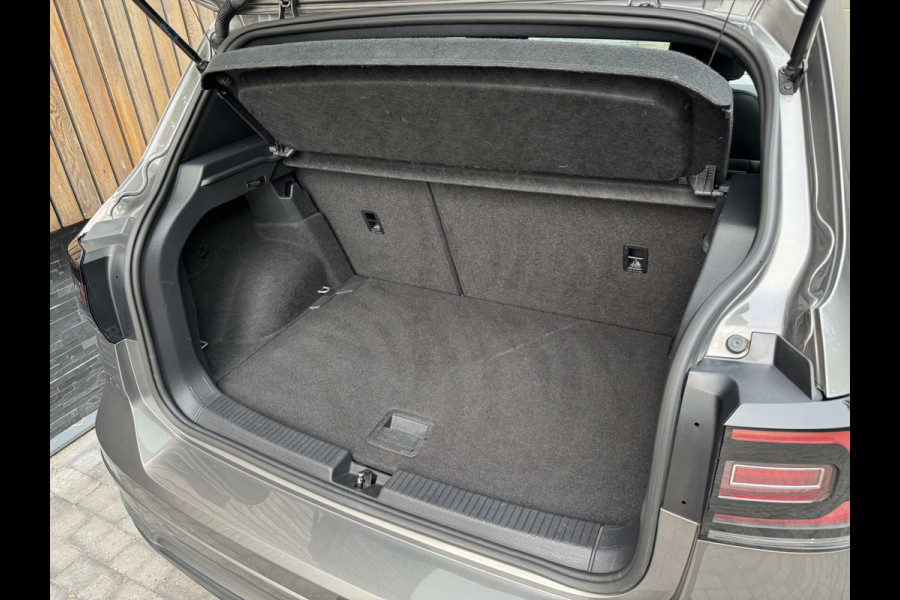 Volkswagen T-Cross 1.0 TSI R-line Automaat | LED | Trekhaak | Getint glas | Climate control | Cruise control adaptief | Lane assist | Dode hoek det