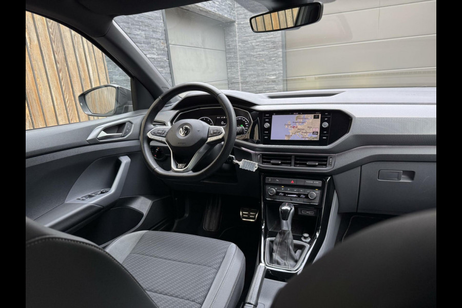 Volkswagen T-Cross 1.0 TSI R-line Automaat | LED | Trekhaak | Getint glas | Climate control | Cruise control adaptief | Lane assist | Dode hoek det