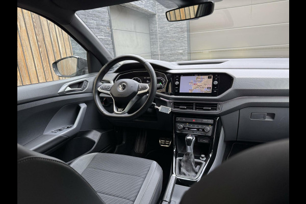 Volkswagen T-Cross 1.0 TSI R-line Automaat | LED | Trekhaak | Getint glas | Climate control | Cruise control adaptief | Lane assist | Dode hoek det