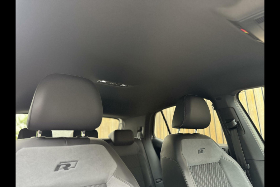 Volkswagen T-Cross 1.0 TSI R-line Automaat | LED | Trekhaak | Getint glas | Climate control | Cruise control adaptief | Lane assist | Dode hoek det