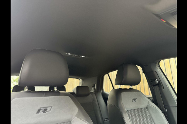 Volkswagen T-Cross 1.0 TSI R-line Automaat | LED | Trekhaak | Getint glas | Climate control | Cruise control adaptief | Lane assist | Dode hoek det