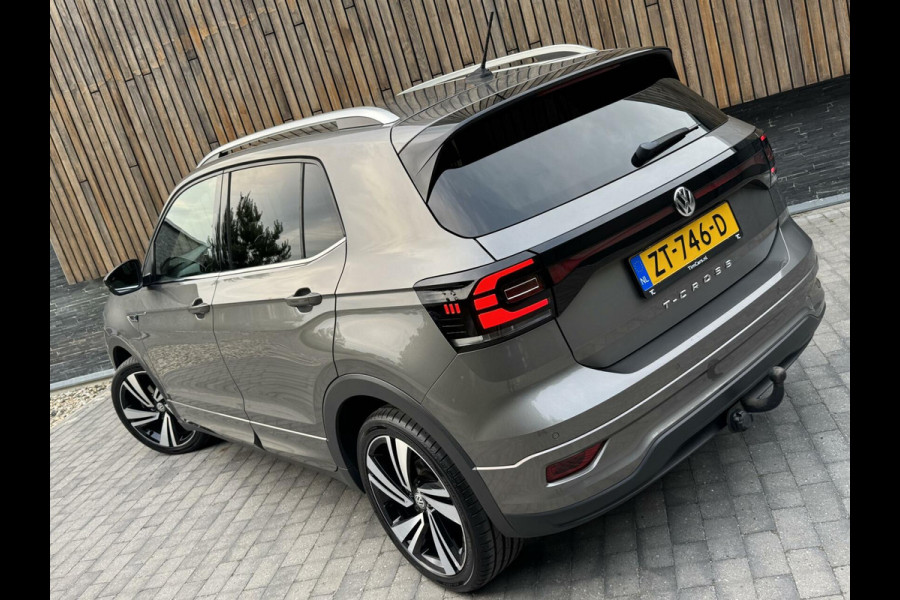 Volkswagen T-Cross 1.0 TSI R-line Automaat | LED | Trekhaak | Getint glas | Climate control | Cruise control adaptief | Lane assist | Dode hoek det