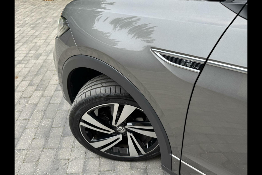 Volkswagen T-Cross 1.0 TSI R-line Automaat | LED | Trekhaak | Getint glas | Climate control | Cruise control adaptief | Lane assist | Dode hoek det