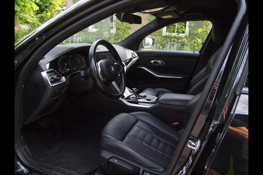 BMW 3 Serie Touring 320e Business Edition Plus | Apple Carplay | Laserlight | Parkeersensoren | Sfeerverlichting | Leer |