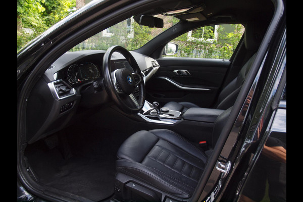 BMW 3 Serie Touring 320e Business Edition Plus | Apple Carplay | Laserlight | Parkeersensoren | Sfeerverlichting | Leer |