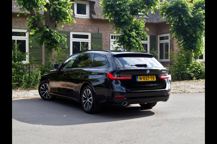 BMW 3 Serie Touring 320e Business Edition Plus | Apple Carplay | Laserlight | Parkeersensoren | Sfeerverlichting | Leer |