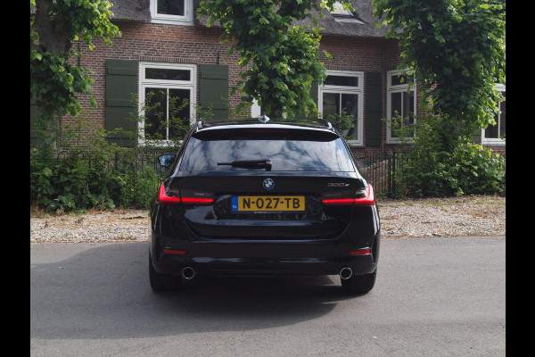 BMW 3 Serie Touring 320e Business Edition Plus | Apple Carplay | Laserlight | Parkeersensoren | Sfeerverlichting | Leer |
